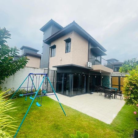 Seafront Residences Vacation Getaway San Juan  Buitenkant foto