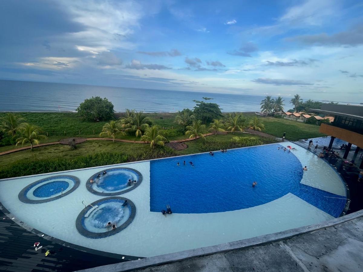 Seafront Residences Vacation Getaway San Juan  Buitenkant foto