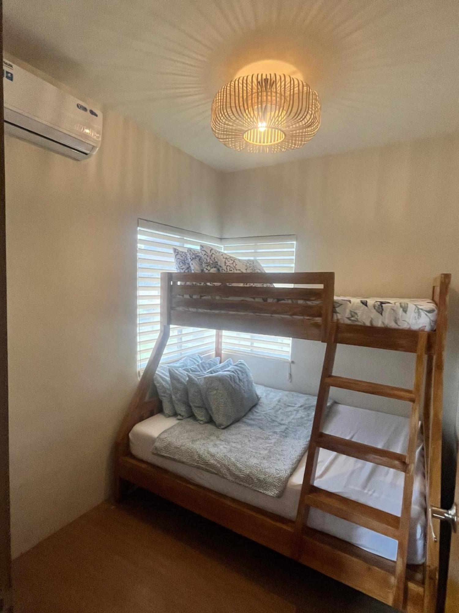 Seafront Residences Vacation Getaway San Juan  Buitenkant foto